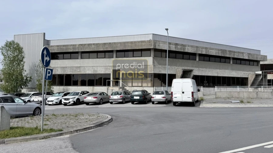 Armazém para Arrendamento em Santo Tirso, Couto (Santa Cristina e São Miguel) e Burgães Foto 2