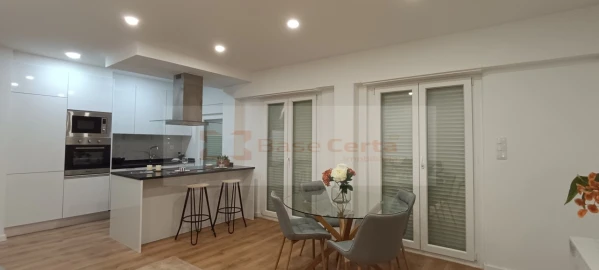 Apartamento T3 para Venda em Benfica