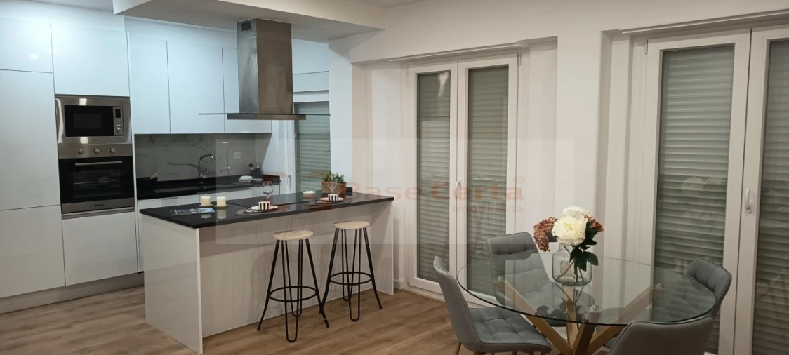 Apartamento T3 para Venda em Benfica Foto 5