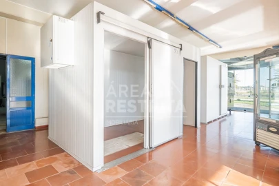 Negócio para Venda em Atalaia e Alto Estanqueiro-Jardia