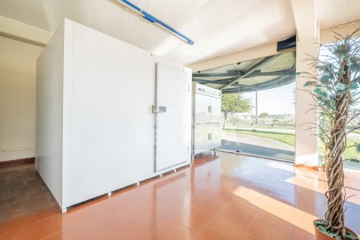 Negócio para Venda em Atalaia e Alto Estanqueiro-Jardia