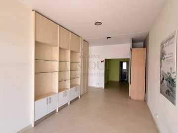 Loja para Venda em Lagos (São Sebastião e Santa Maria)