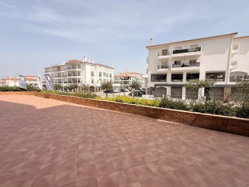 Loja para Venda em Lagos (São Sebastião e Santa Maria)