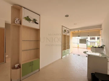 Loja para Venda em Lagos (São Sebastião e Santa Maria)