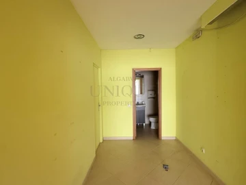 Loja para Venda em Lagos (São Sebastião e Santa Maria)