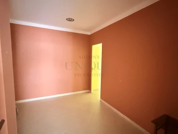 Loja para Venda em Lagos (São Sebastião e Santa Maria)