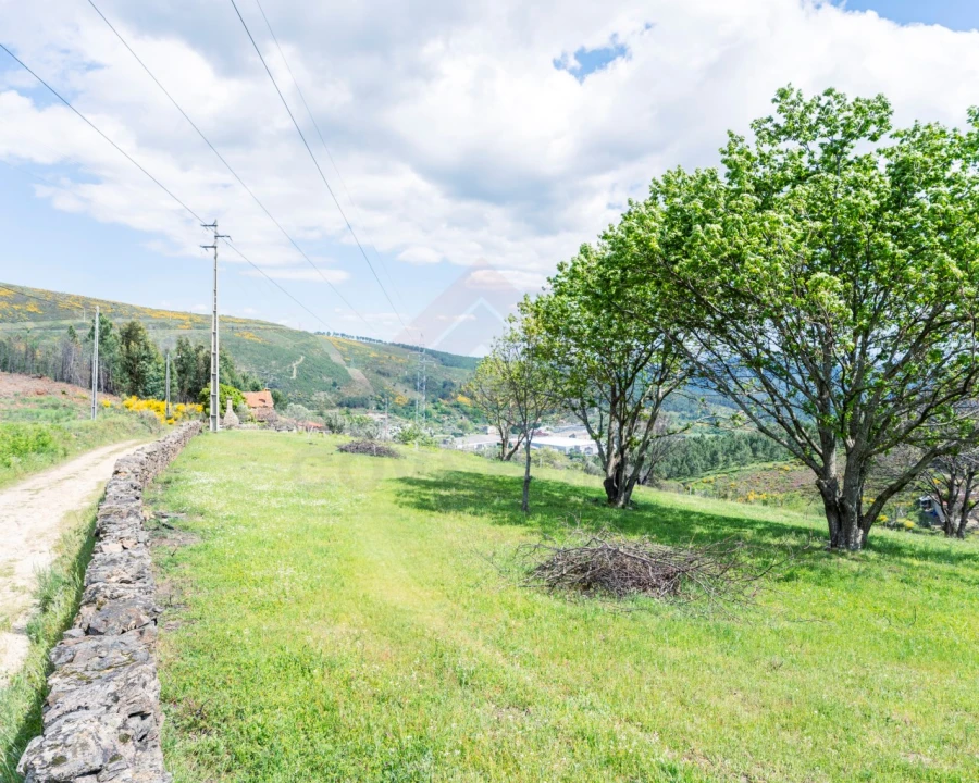 Moradia T2 para Venda em Unhais da Serra Foto 17