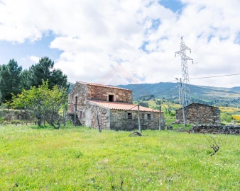 Moradia T2 para Venda em Unhais da Serra