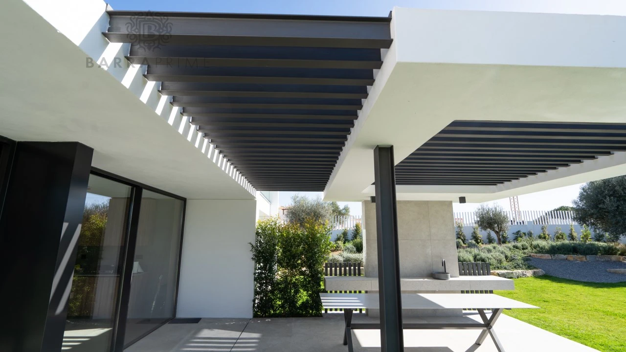 Moradia T6 para Venda em Quarteira Foto 27