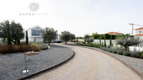 Moradia T6 para Venda em Quarteira