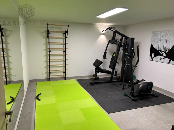 Moradia T6 para Venda em Quarteira Foto 17