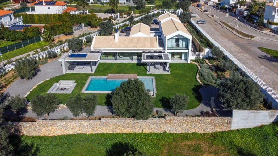 Moradia T6 para Venda em Quarteira Foto 22