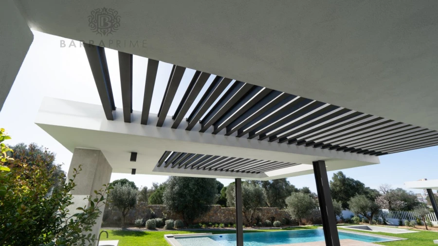 Moradia T6 para Venda em Quarteira Foto 28