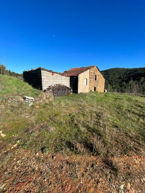 Moradia T2 para Venda em Unhais-O-Velho