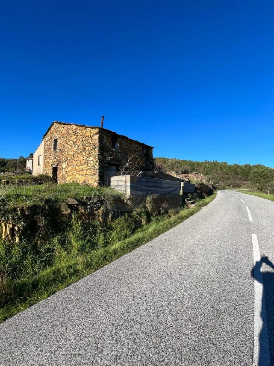 Moradia T2 para Venda em Unhais-O-Velho Foto 3