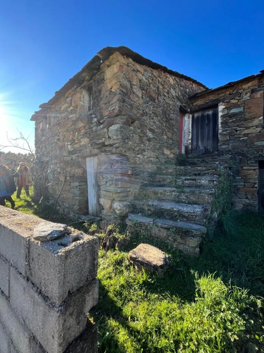 Moradia T2 para Venda em Unhais-O-Velho Foto 9