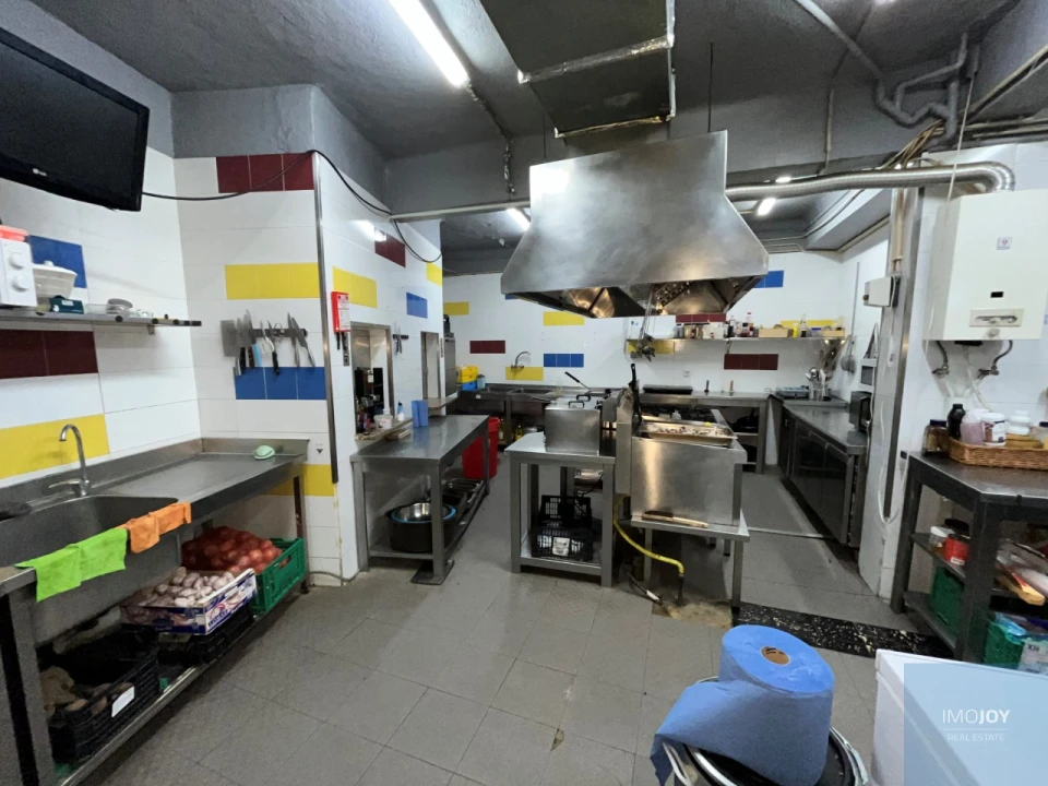 Loja para Cedência de Quotas em Santo António Foto 14