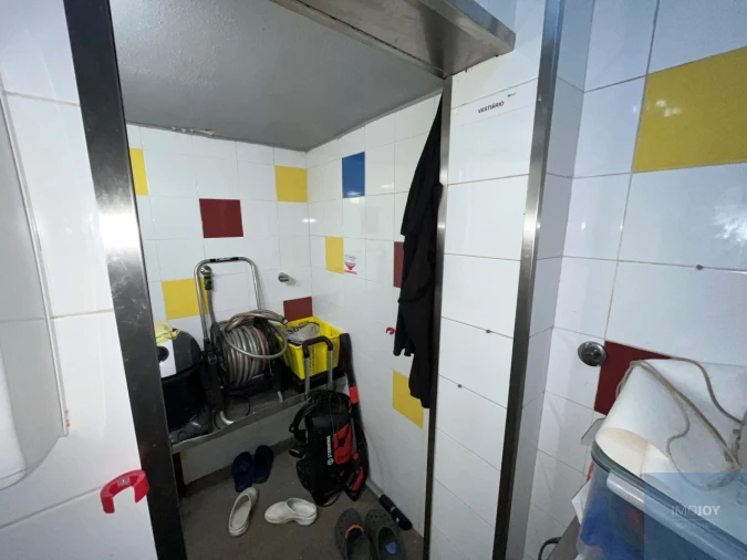 Loja para Cedência de Quotas em Santo António Foto 25