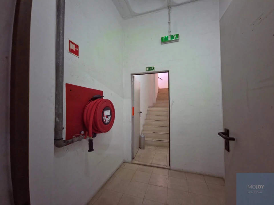 Garagem para Venda em Carcavelos e Parede Foto 6