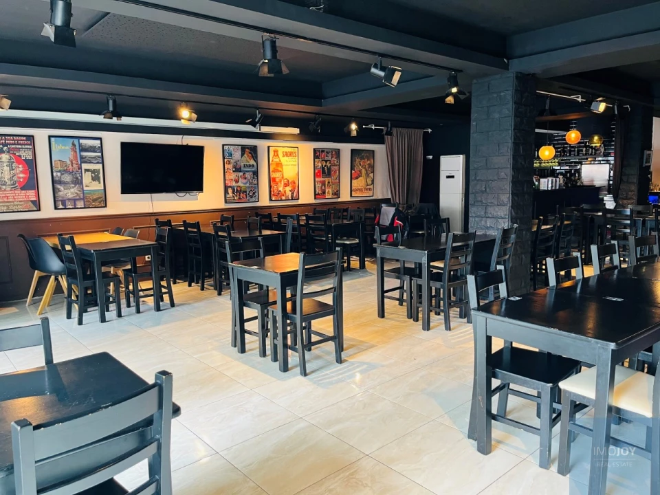 Loja para Arrendamento em Santo António Foto 1