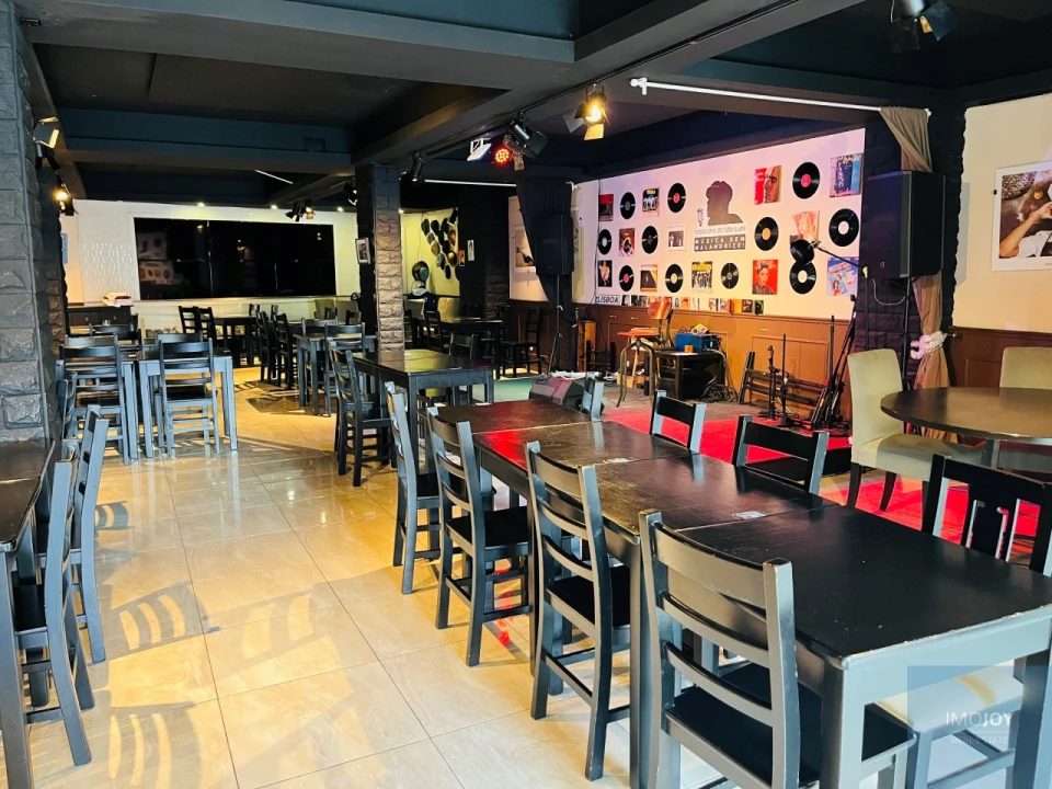 Loja para Arrendamento em Santo António Foto 6