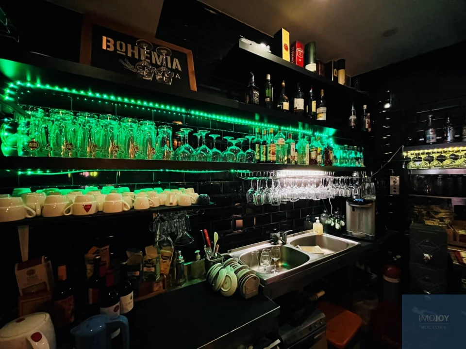 Loja para Arrendamento em Santo António Foto 9