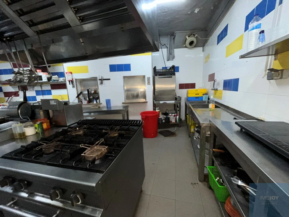 Loja para Arrendamento em Santo António Foto 16