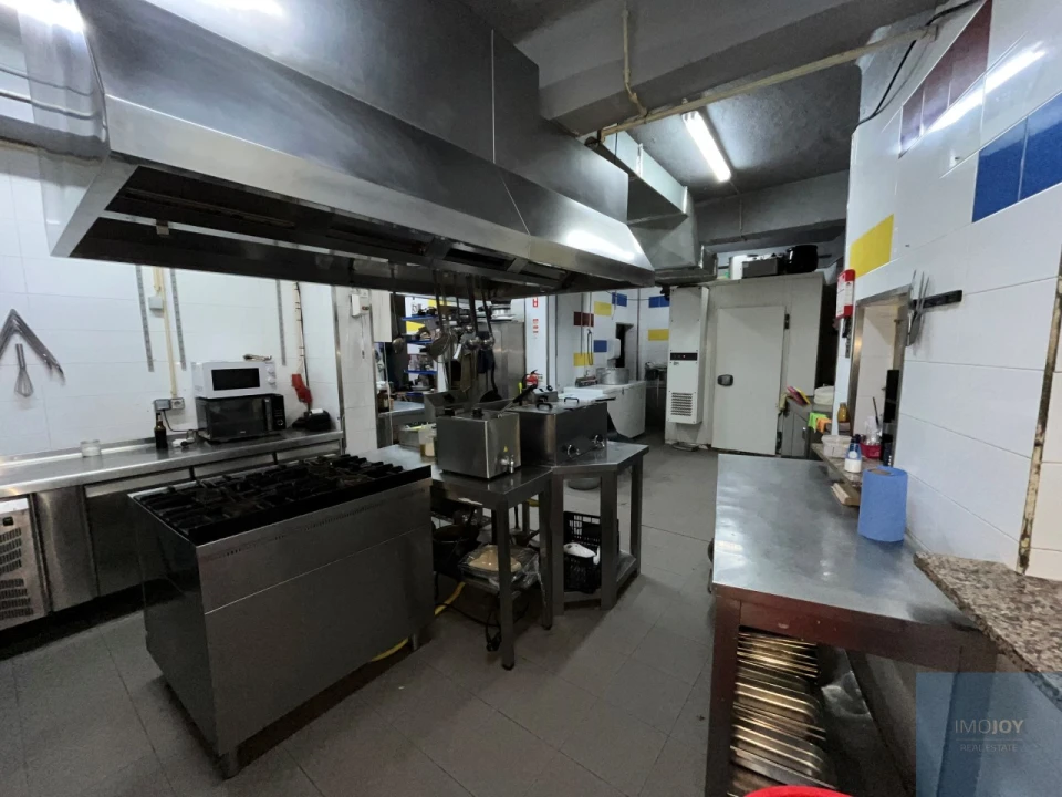 Loja para Arrendamento em Santo António Foto 18