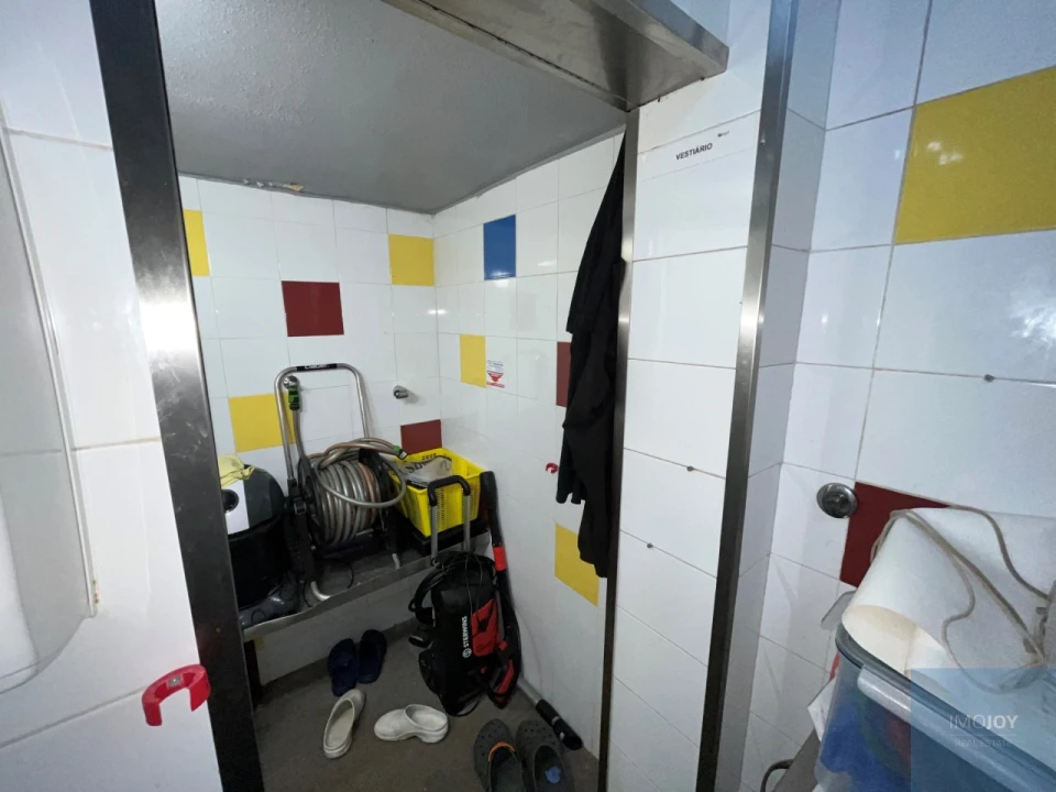 Loja para Arrendamento em Santo António Foto 25