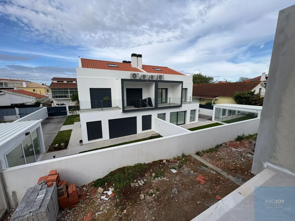 Moradia T3 para Venda em São Domingos de Rana Foto 1