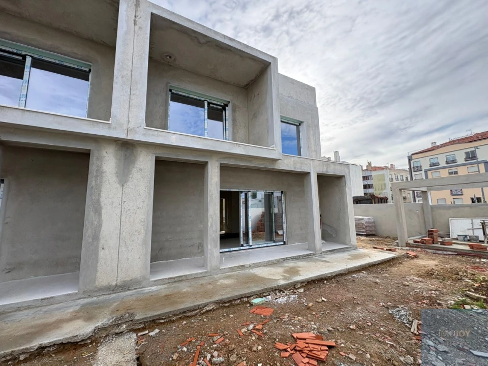 Moradia T3 para Venda em São Domingos de Rana Foto 24