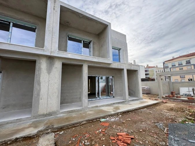 Moradia T3 para Venda em São Domingos de Rana Foto 24