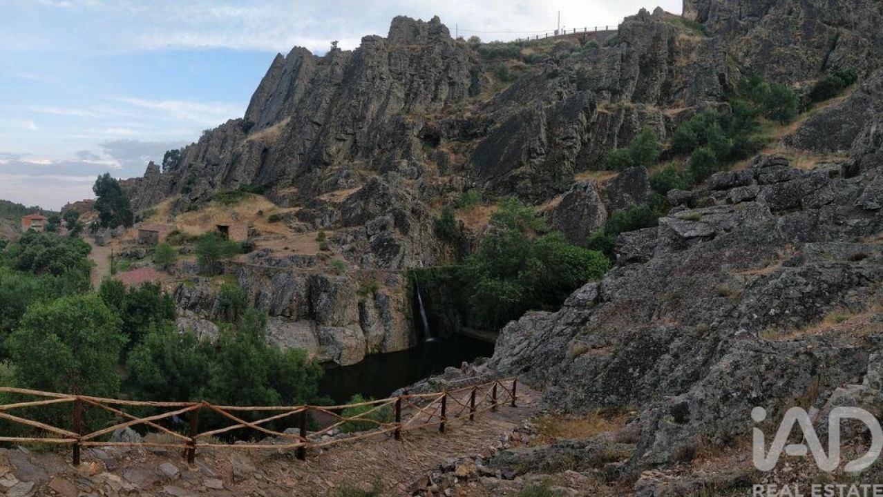 Moradia para Venda em Penha Garcia Foto 32