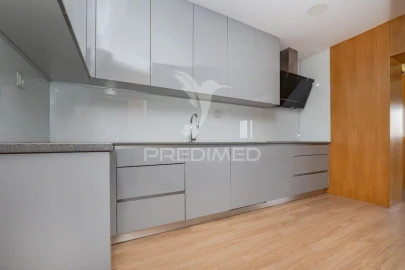 Apartamento T3 para Venda em Braga (Maximinos, Sé e Cividade)