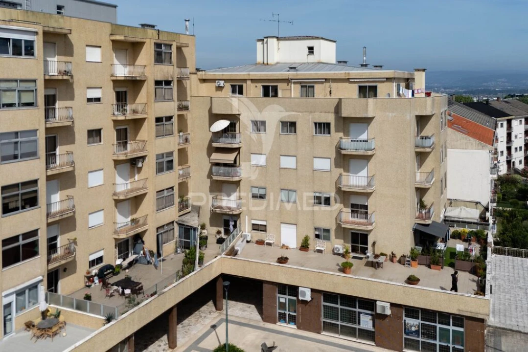 Apartamento T3 para Venda em Braga (Maximinos, Sé e Cividade) Foto 1