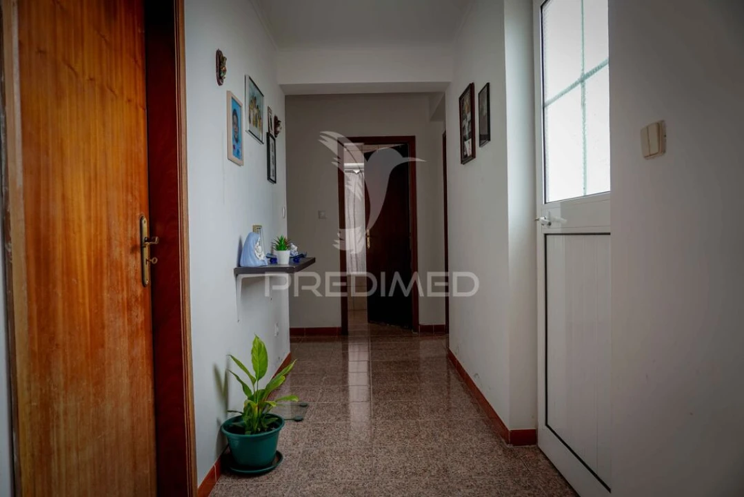 Moradia T2 para Venda em Lajes do Pico Foto 17