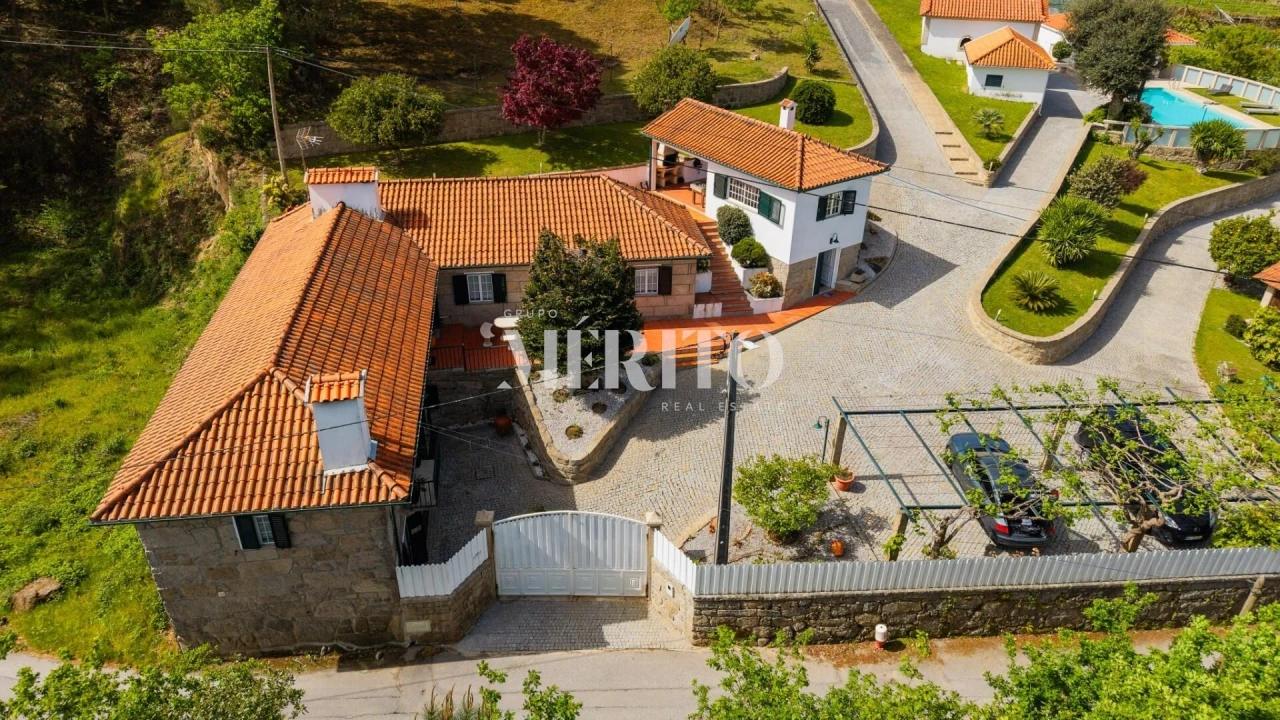 Quinta T5 para Venda em Cinfães Foto 3