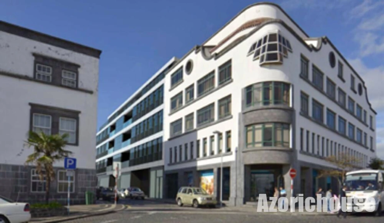 Escritório para Arrendamento em Ponta Delgada (São Sebastião) Foto 1