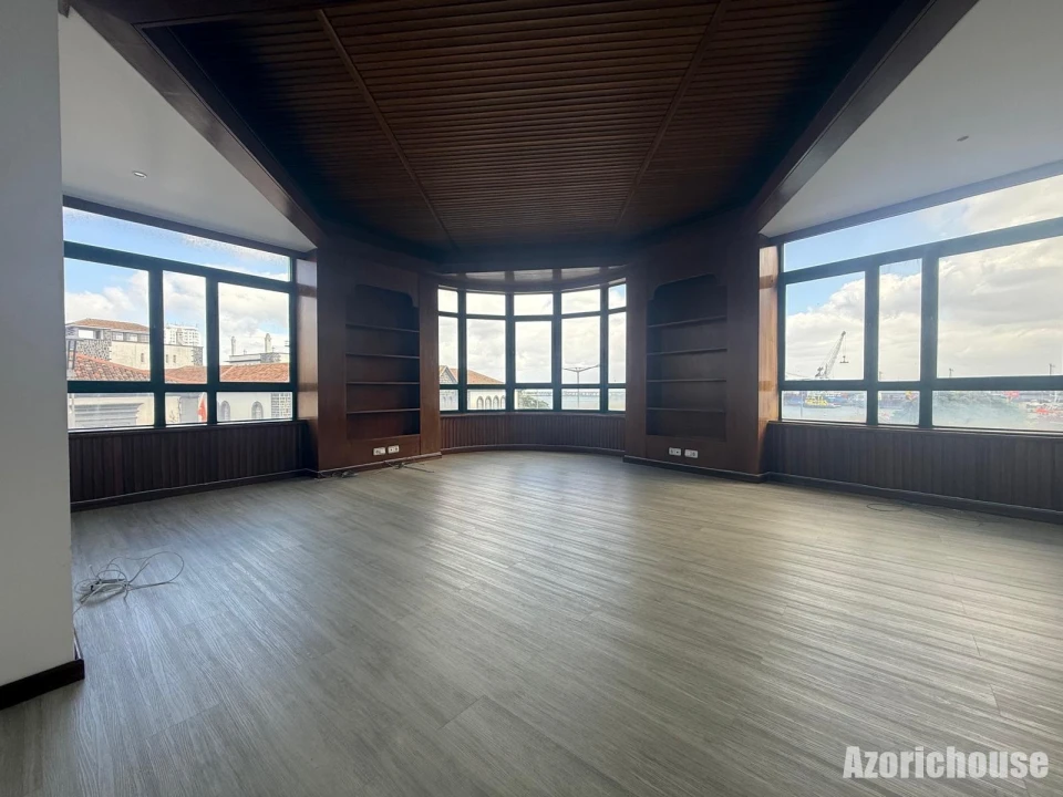 Escritório para Arrendamento em Ponta Delgada (São Sebastião) Foto 10