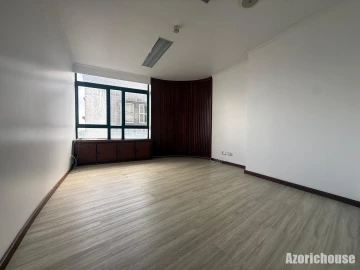 Escritório para Arrendamento em Ponta Delgada (São Sebastião)