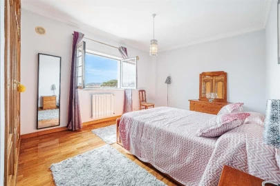 Moradia T4 para Venda em Rio de Mouro