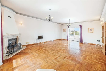 Moradia T4 para Venda em Rio de Mouro