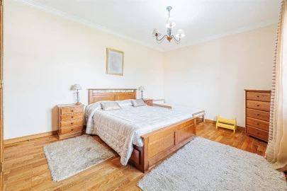 Moradia T4 para Venda em Rio de Mouro