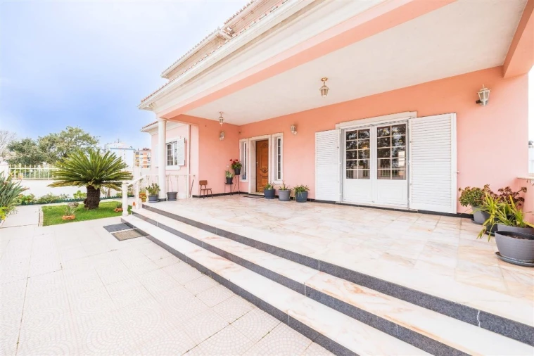 Moradia T4 para Venda em Rio de Mouro Foto 24