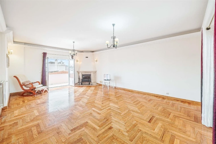 Moradia T4 para Venda em Rio de Mouro Foto 4