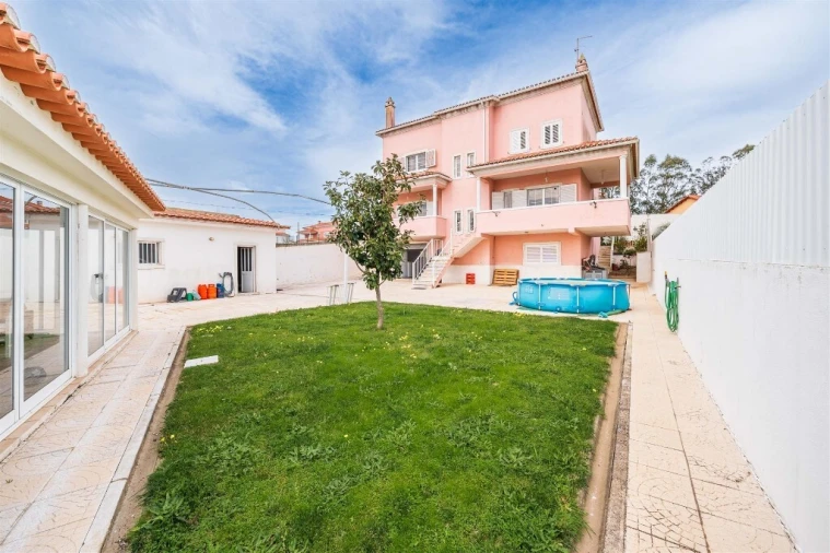 Moradia T4 para Venda em Rio de Mouro Foto 23