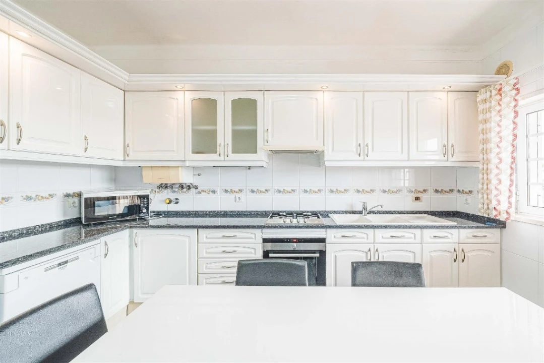 Moradia T4 para Venda em Rio de Mouro Foto 3