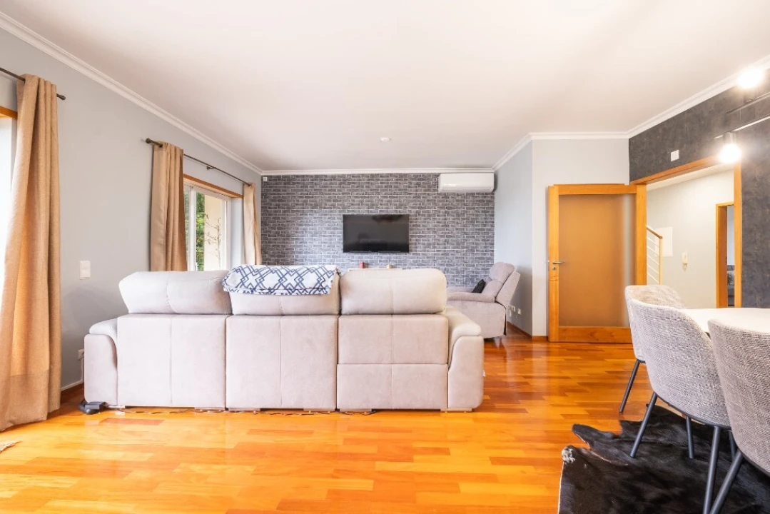 Moradia T5 para Venda em Cernache Foto 4