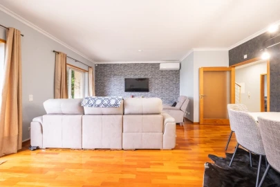 Moradia T5 para Venda em Cernache