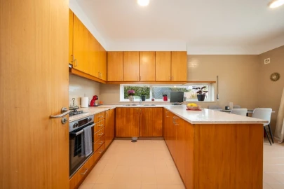 Moradia T5 para Venda em Cernache